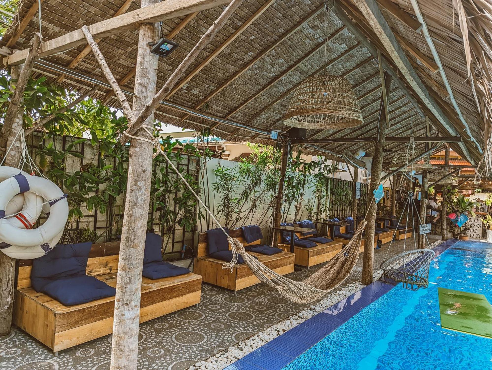 Yellow Star Hostel Kampot Exteriör bild